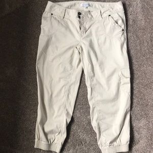 Ladies Guess Cargo Style Capris